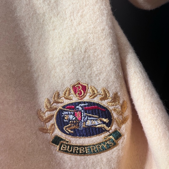 Burberrys 💯Lambswool Scarf Authentic Preloved - Picture 4 of 4